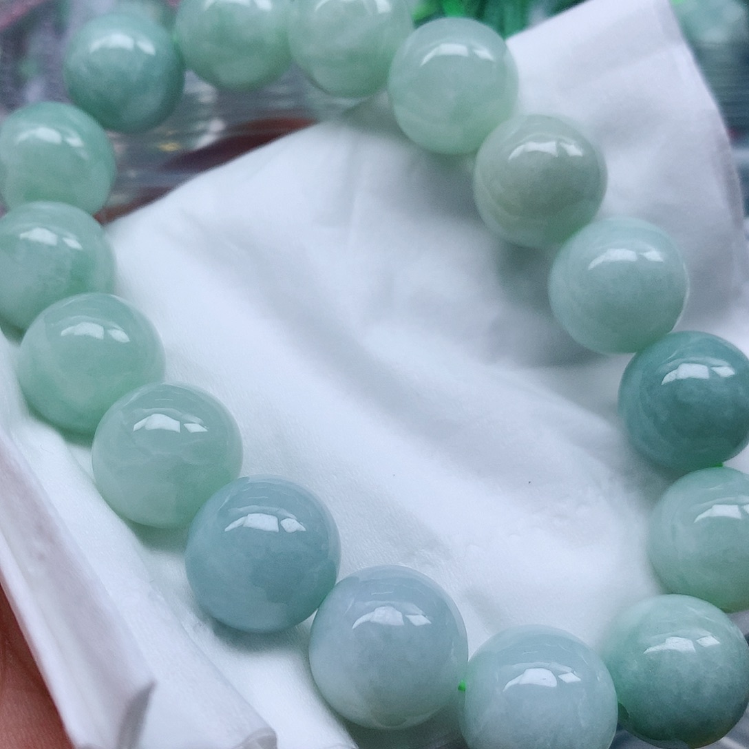 翡翠未镶嵌颈饰珠子