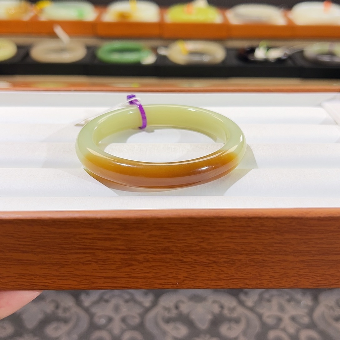 和田玉手镯未镶嵌  【黄口红糖】