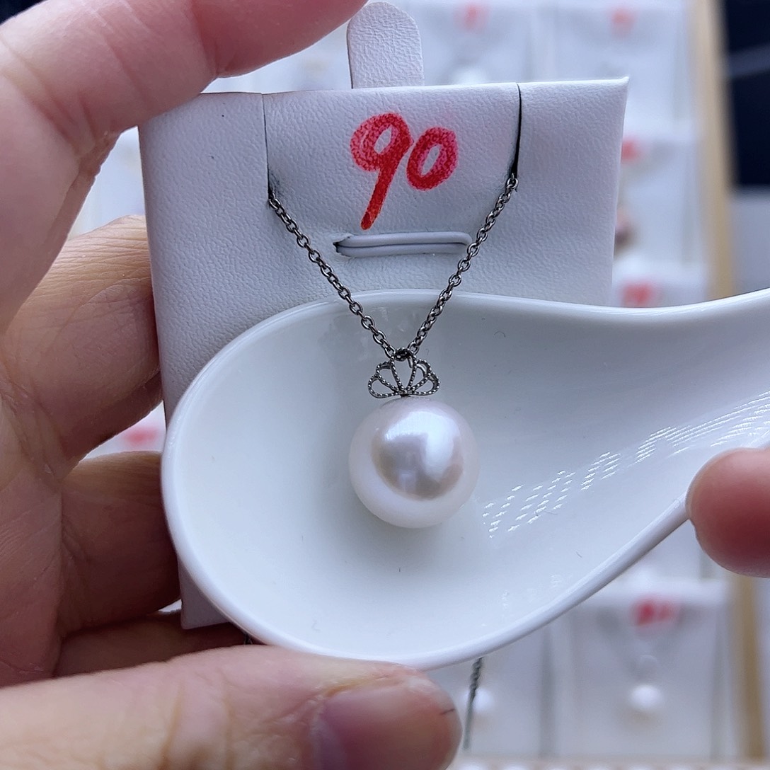 淡水珍珠颈饰18K金镶嵌