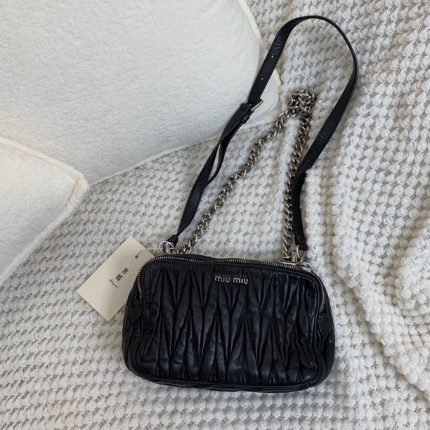 95新 MIU MIU/缪缪 95新miumiu黑色单肩包相机41936127