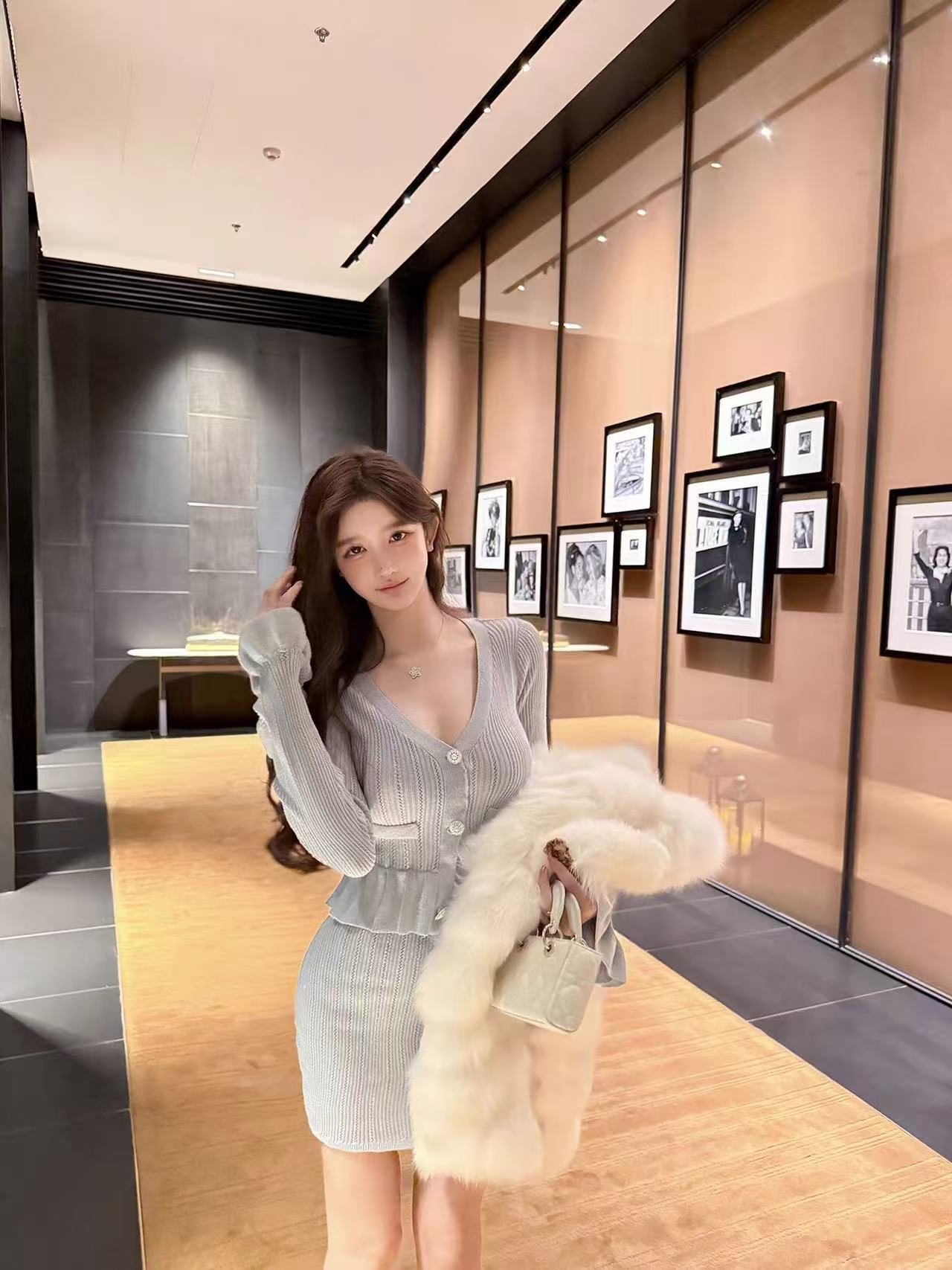 梦梦 MENGMENG｛韩剧女一 秋季气质V领荷叶边连衣裙}