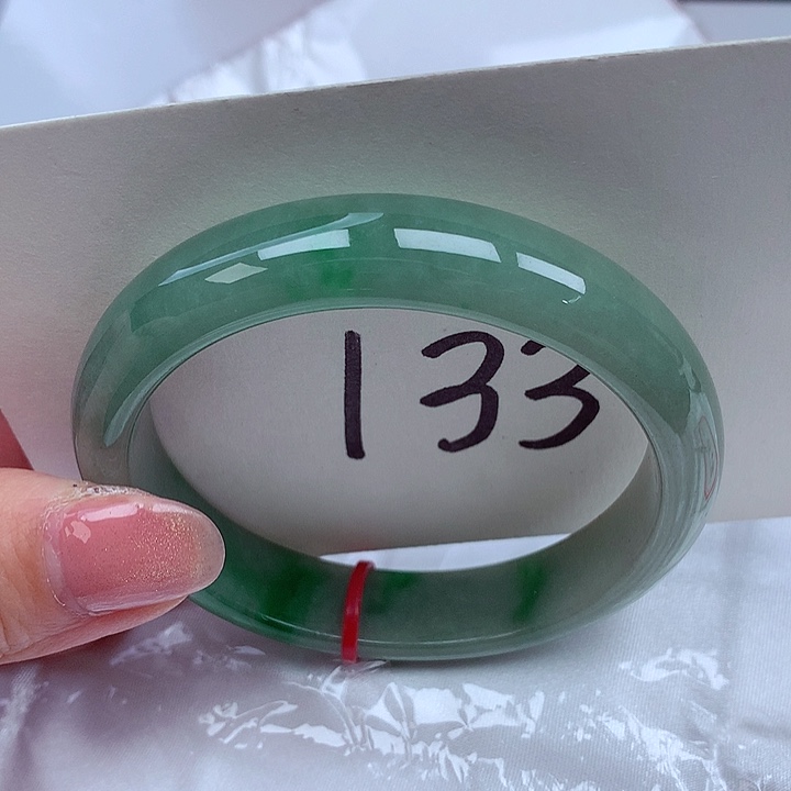 翡翠手镯未镶嵌翡翠