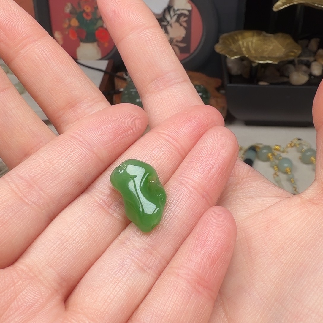 M***a和田玉（碧玉）未镶嵌颈饰