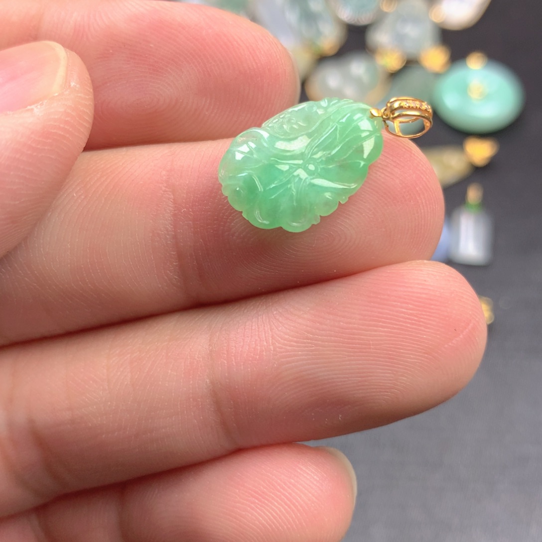 【闪购商品】颈饰18K金镶嵌翡翠翡翠