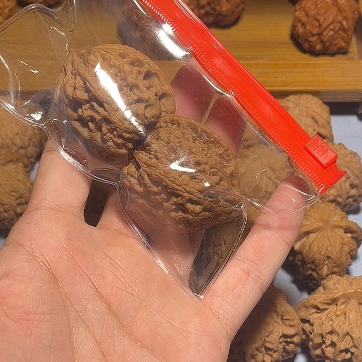文玩核桃把件傻***头39野牛 白茬微色差