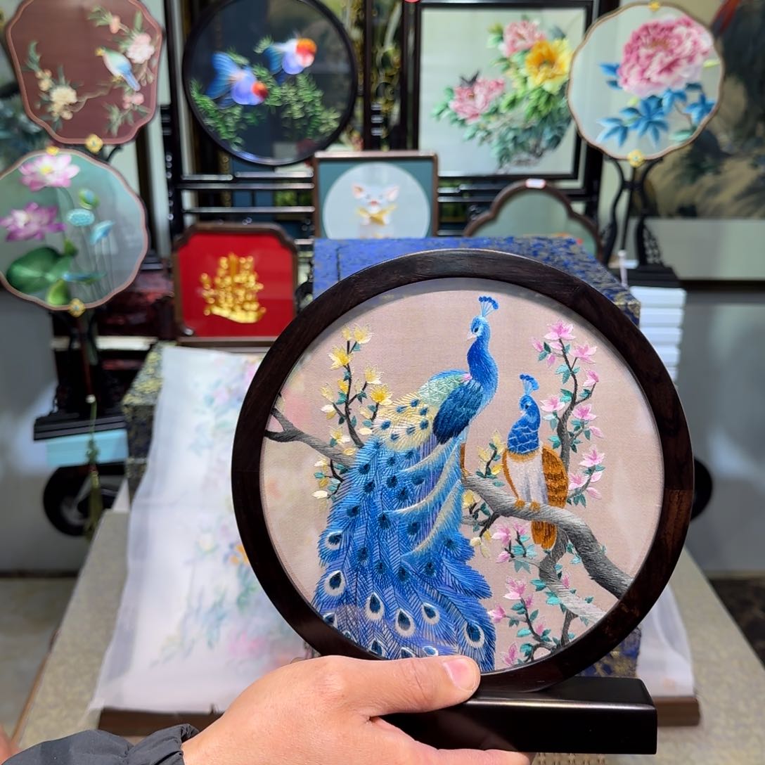 刺绣刺绣工艺精湛