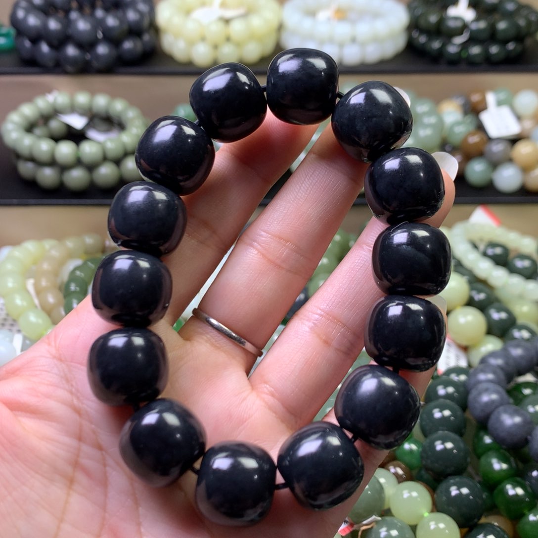 未镶嵌和田玉手链