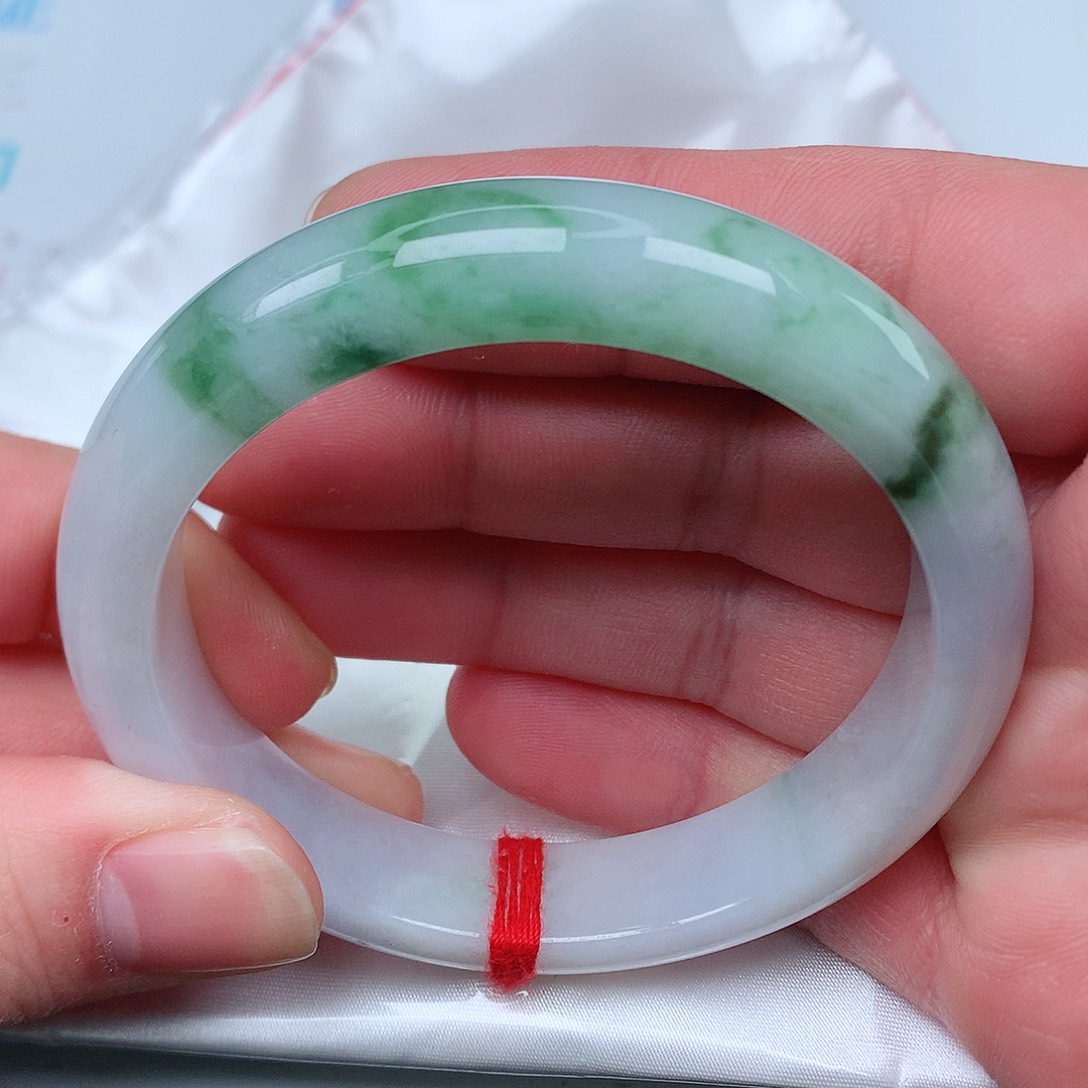 翡翠手镯未镶嵌天然