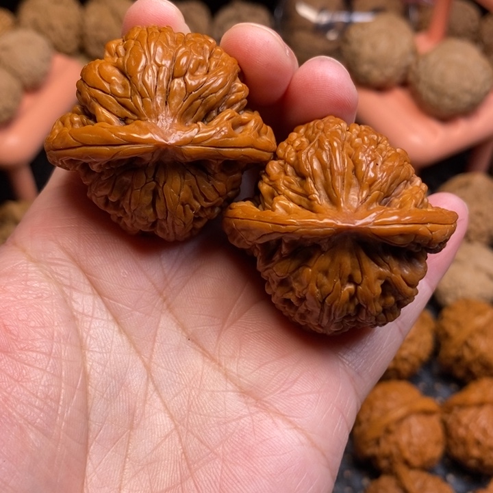 文玩核桃吊坠狮虎兽42