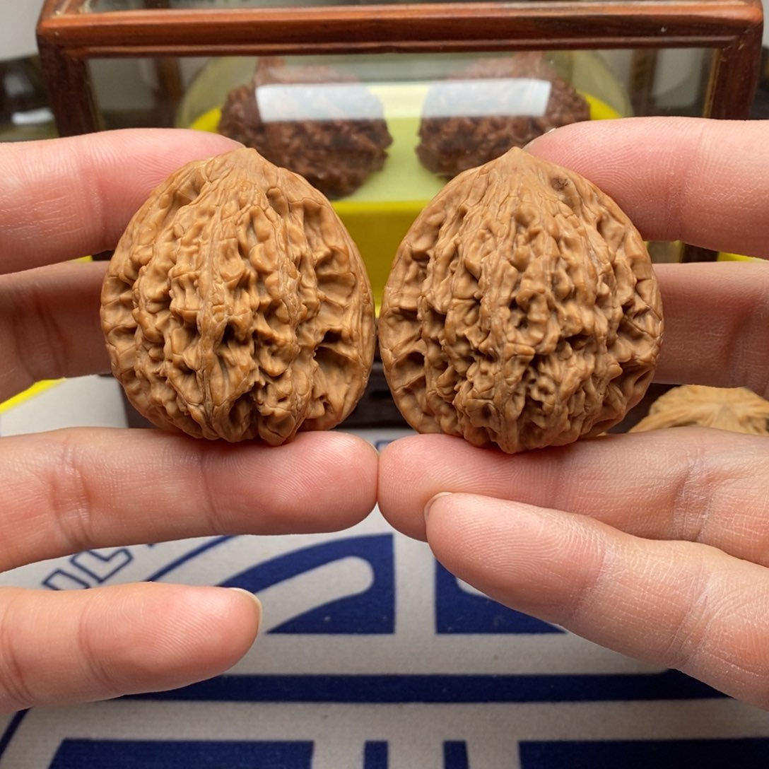 核桃把件四一虎头