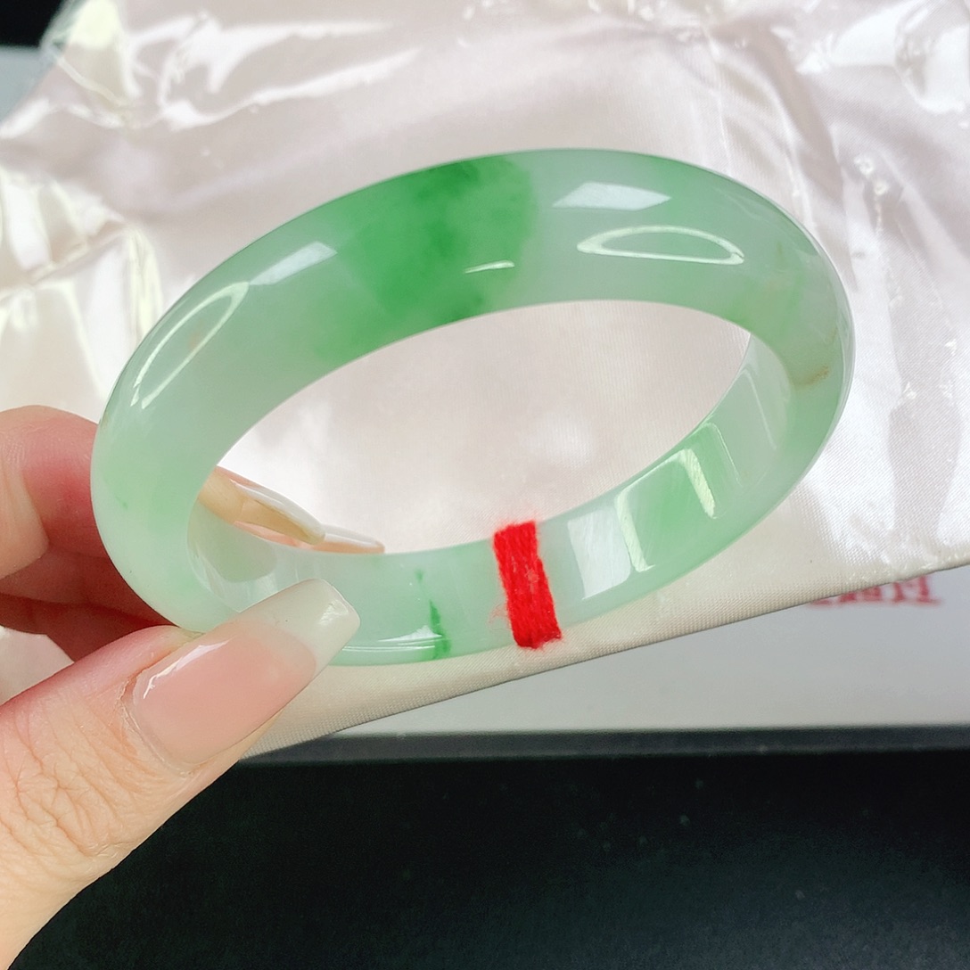 翡翠手镯未镶嵌9025翡翠