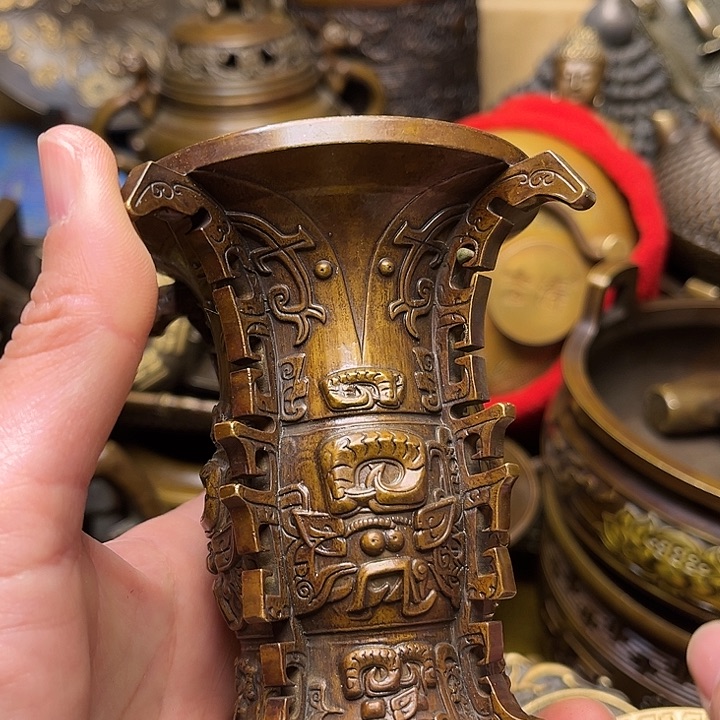 精美铜器批发档口