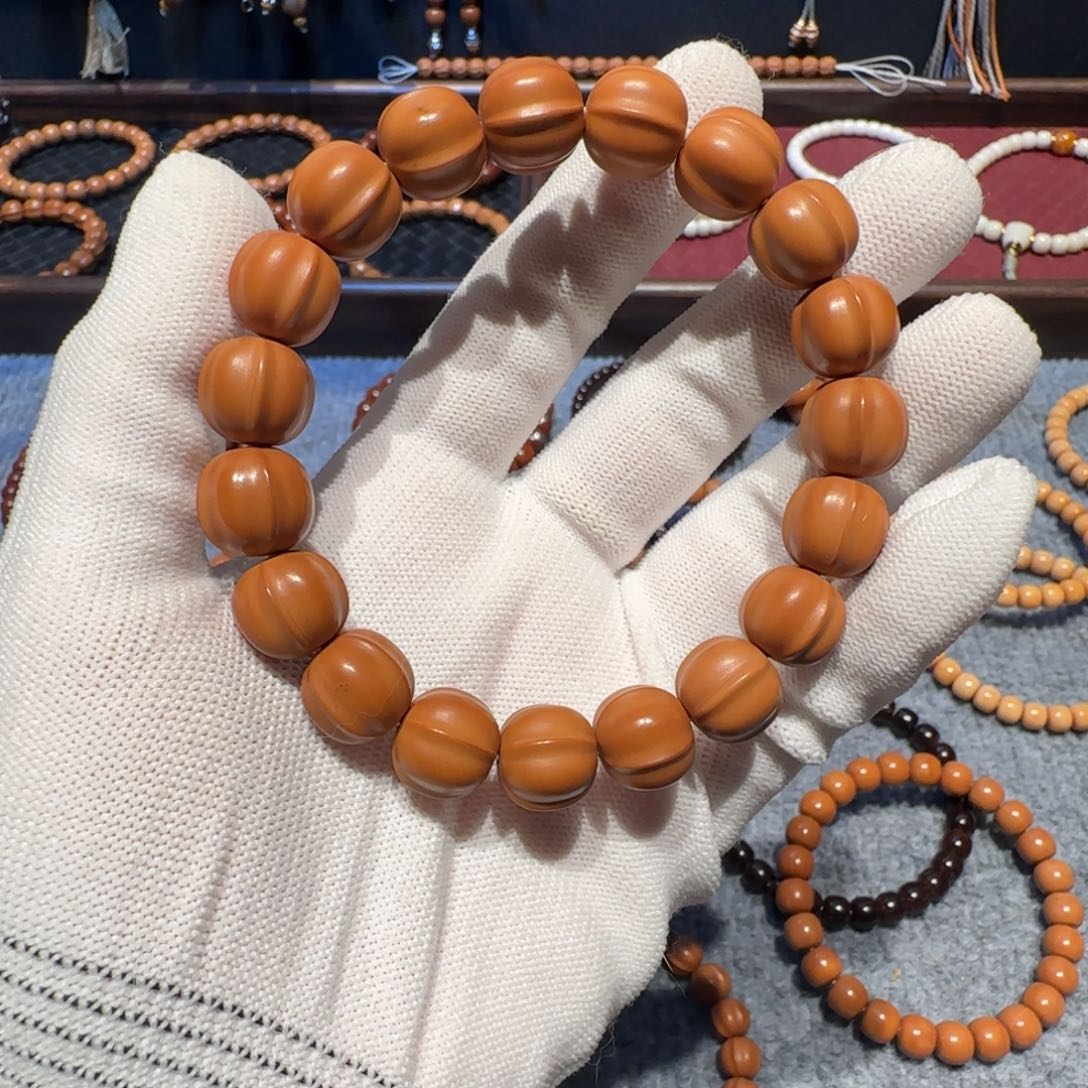 吊坠猴头核桃瑕疵款四花鲨鱼背  介意慎拍