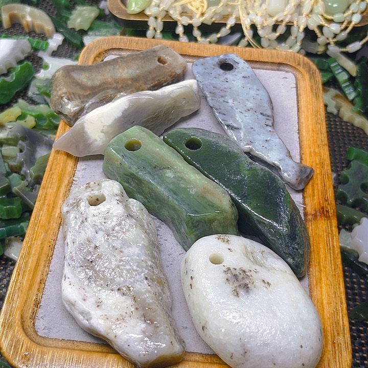 未镶嵌和田玉珠宝半成品毅****）