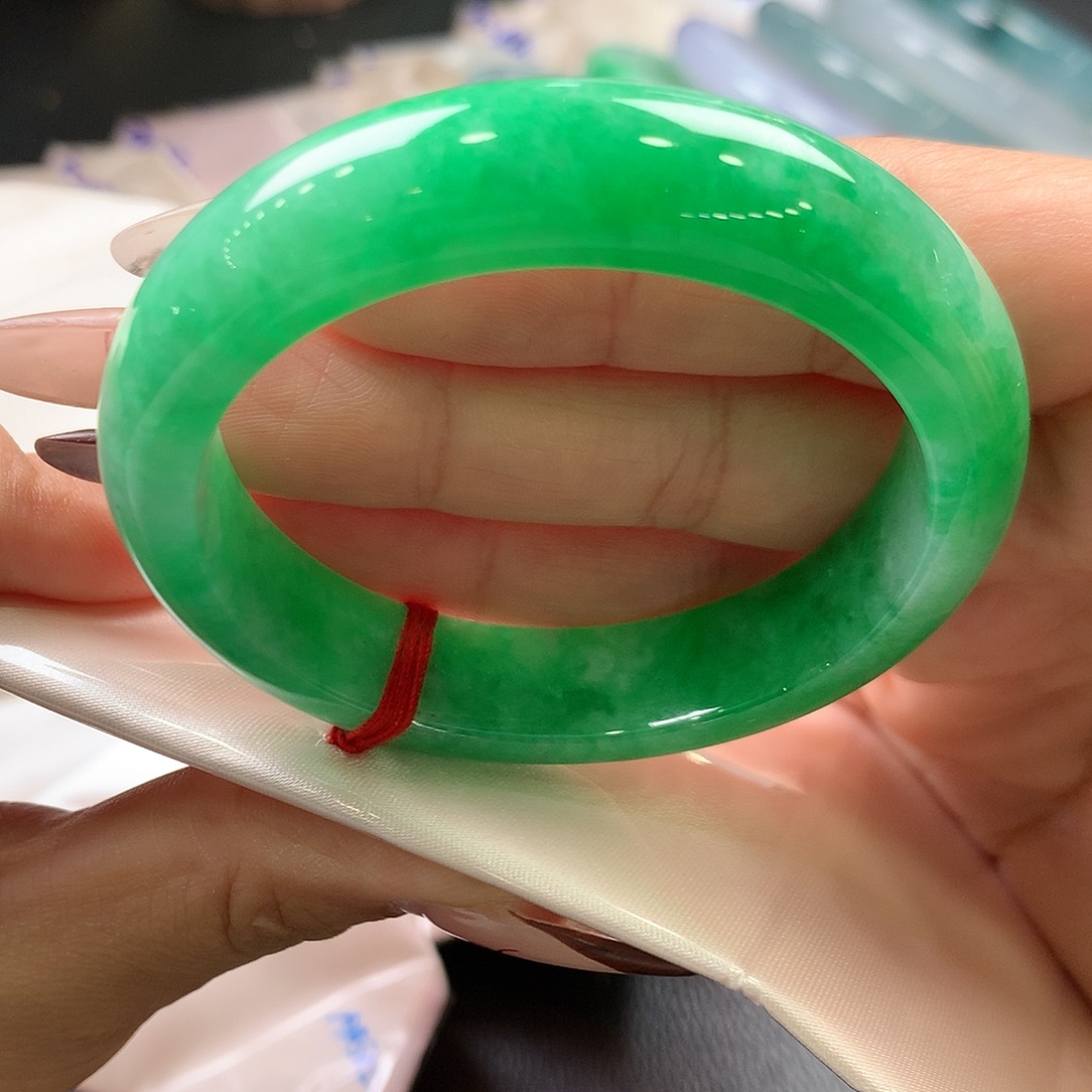 从***狗翡翠未镶嵌手镯分单5号