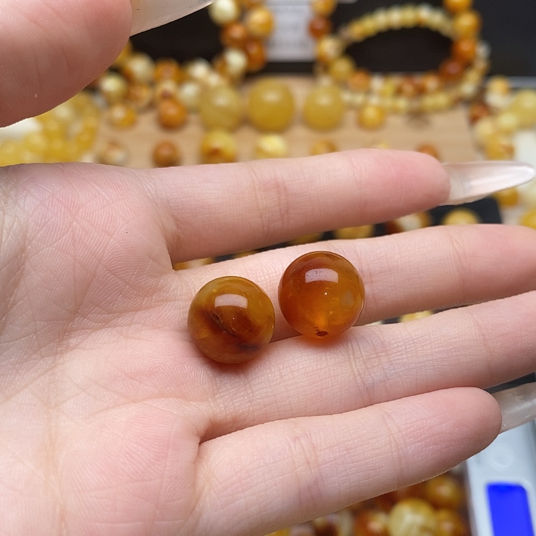 浪***！未镶嵌琥珀裸石蜜蜡