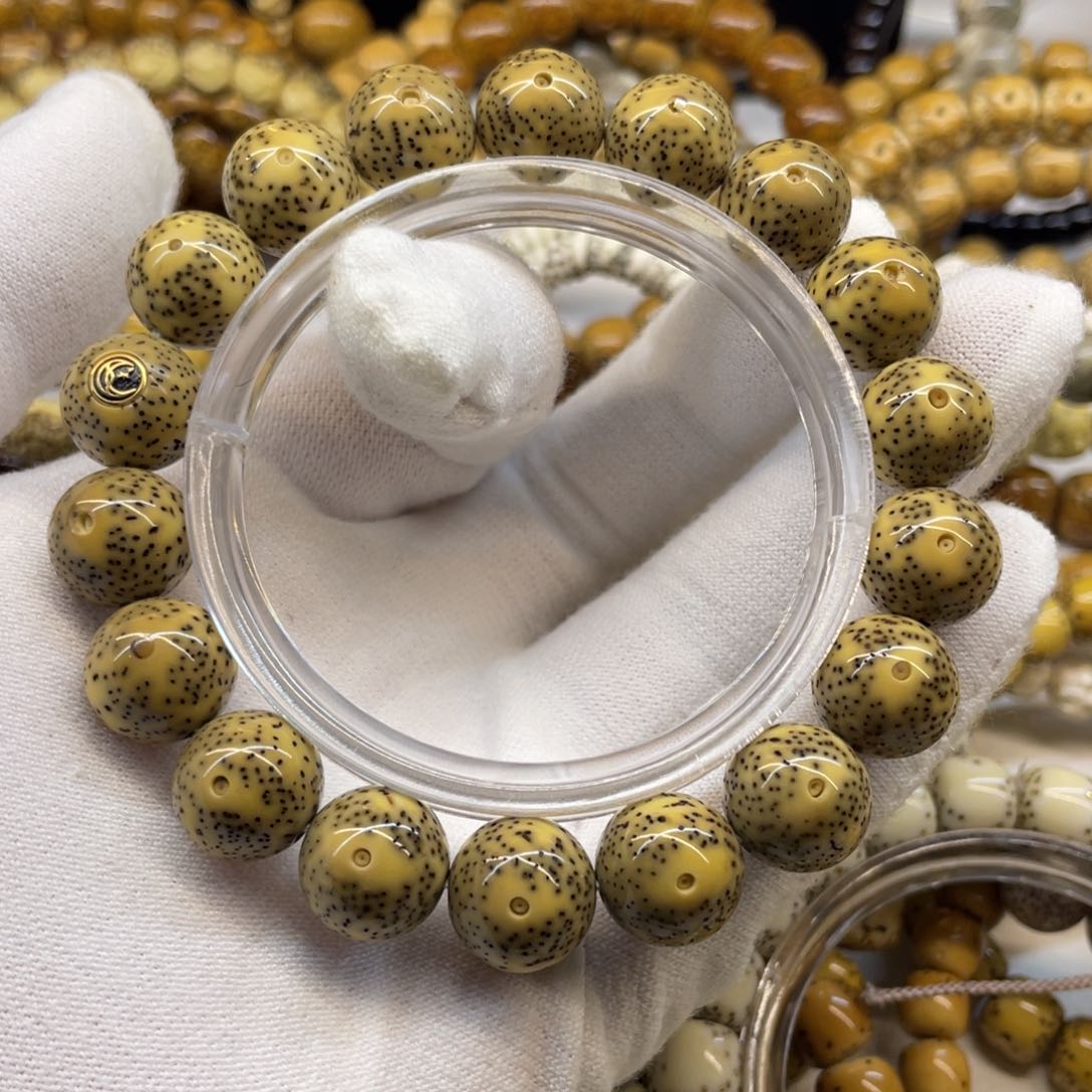 星月菩提吊坠绿包白一线天留白13圆