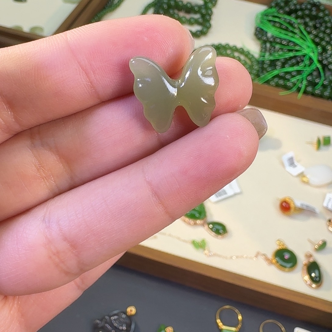 和田玉吊坠未镶嵌