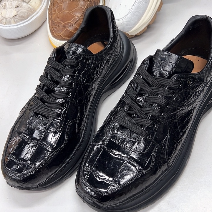 李***澎磨砂皮（牛皮）湾鳄运动40码