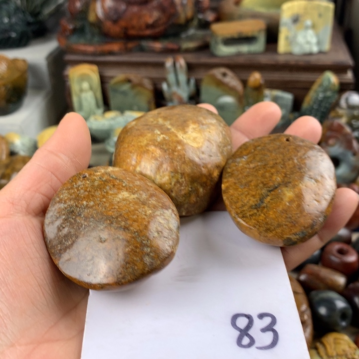 岫岩河磨玉（透闪石质玉）手把件有瑕未镶嵌念**尘