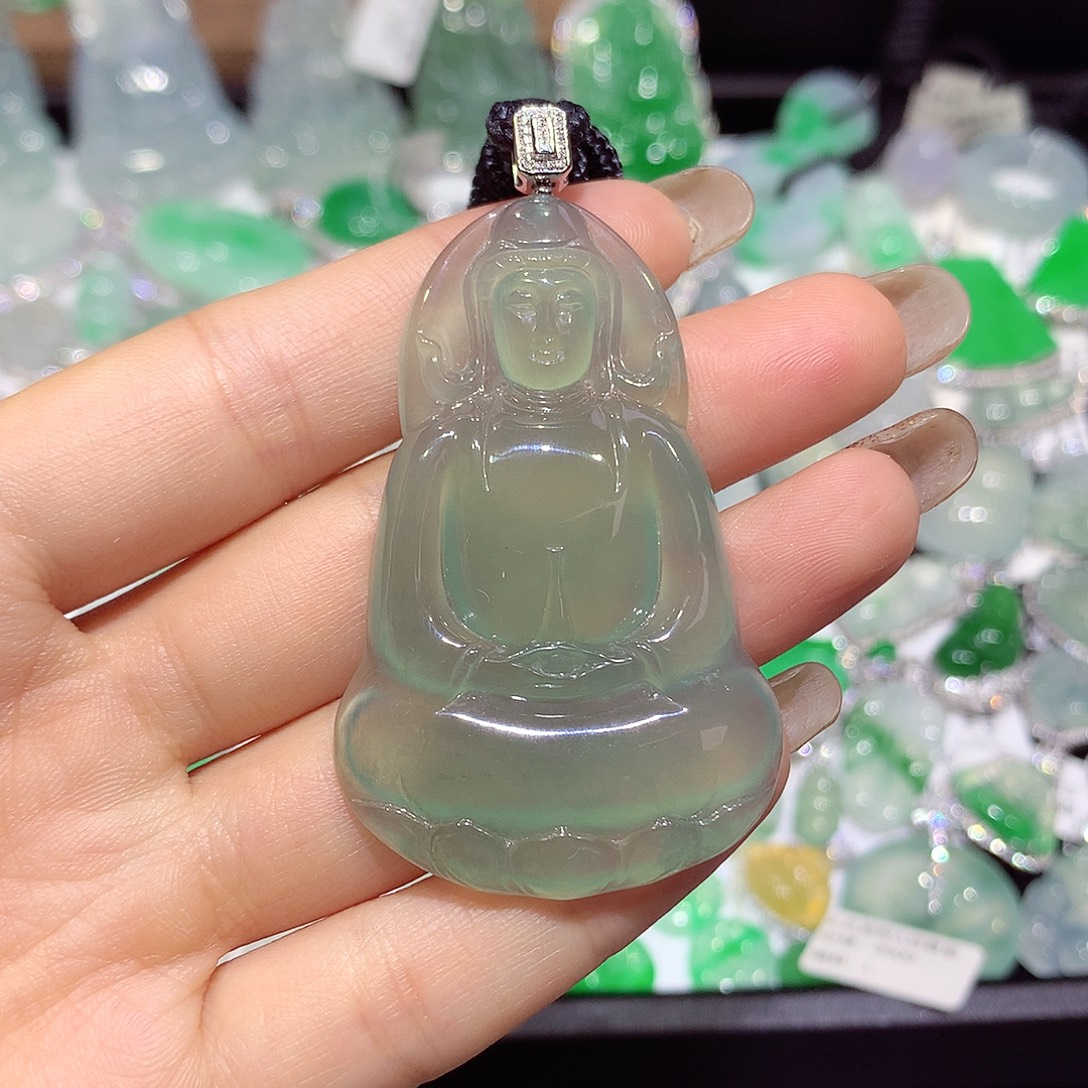 翡翠18K金镶嵌颈饰素衣