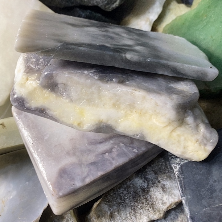 透闪石质玉珠宝半成品未镶嵌