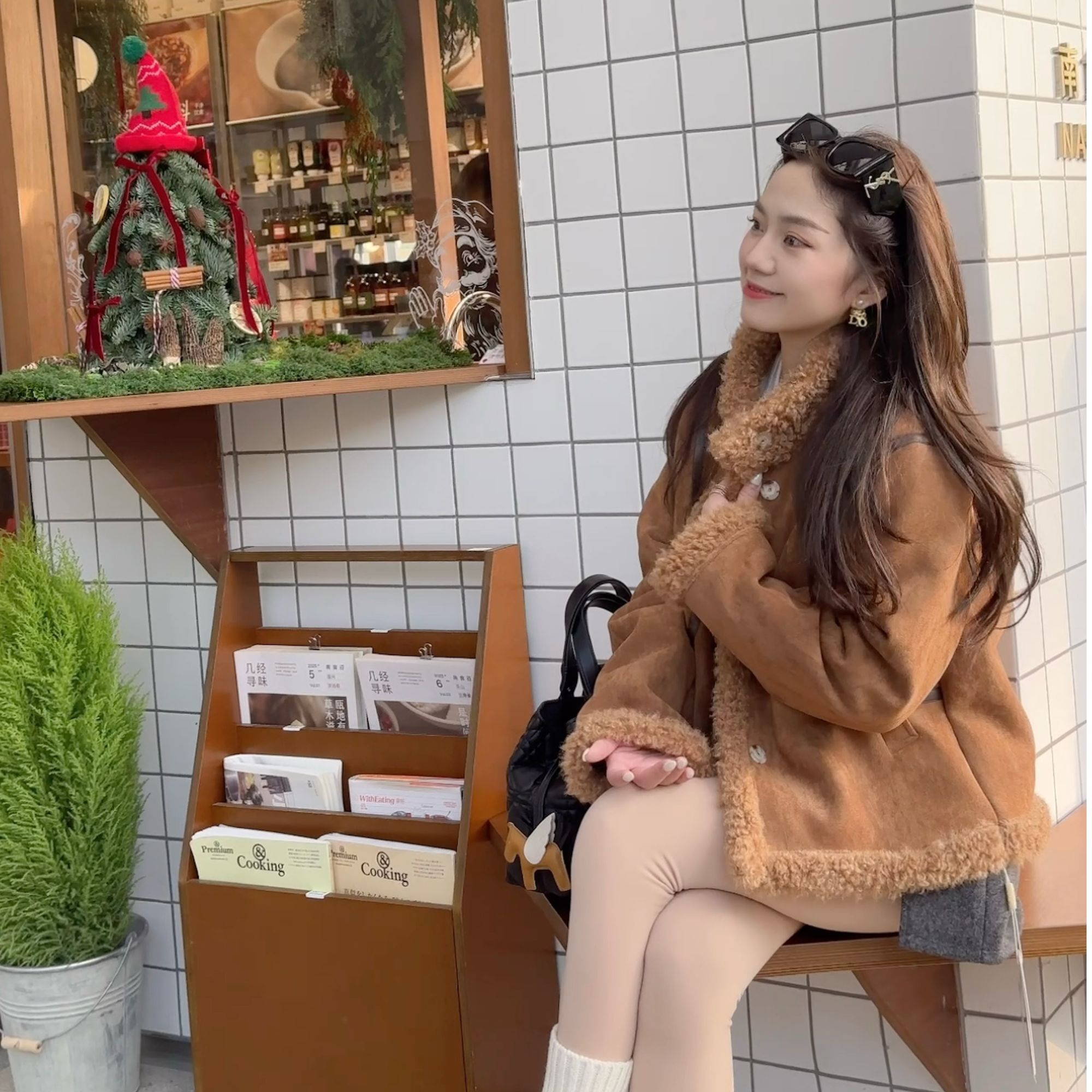 花田里冬季纯色时尚短外套女加绒长袖拼接保暖羊羔毛皮毛一体