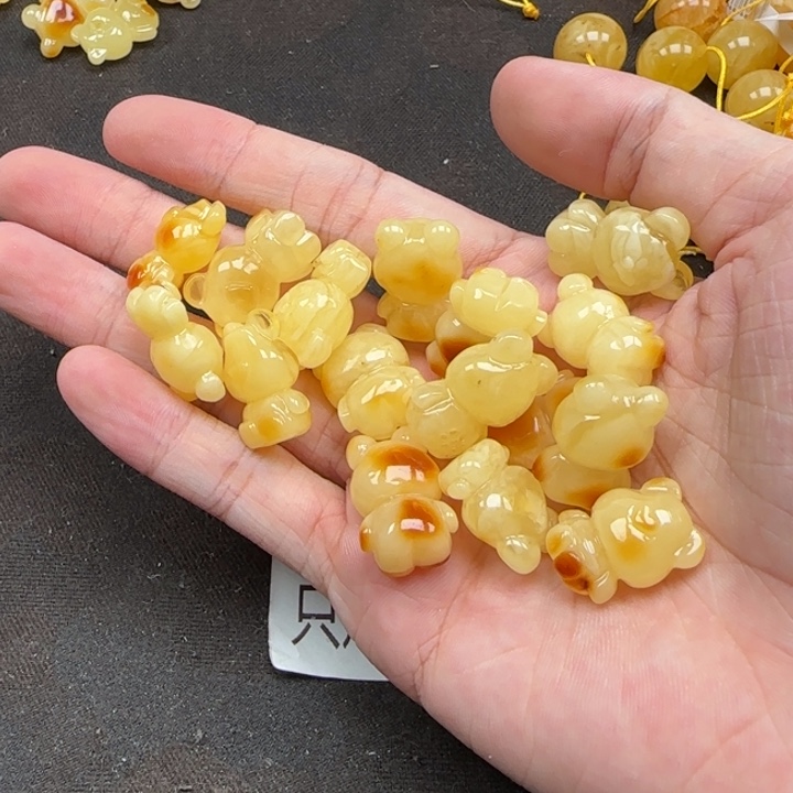 蜜蜡未镶嵌珠宝奇石天然白花小熊天地孔多样性发一