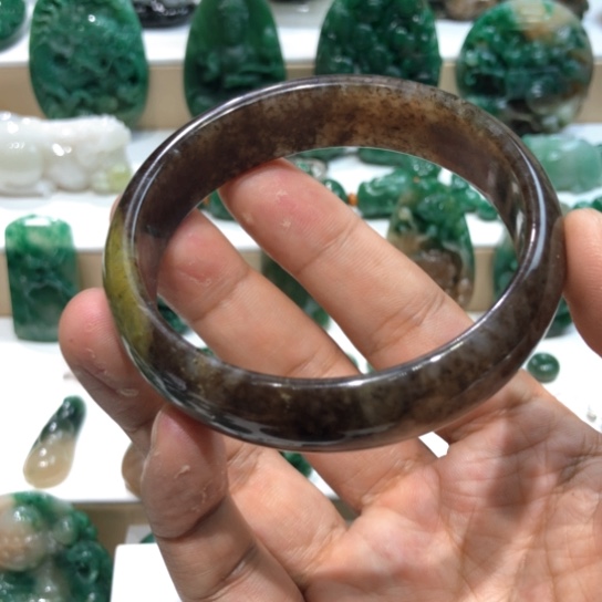 独山玉未镶嵌手镯60圈口