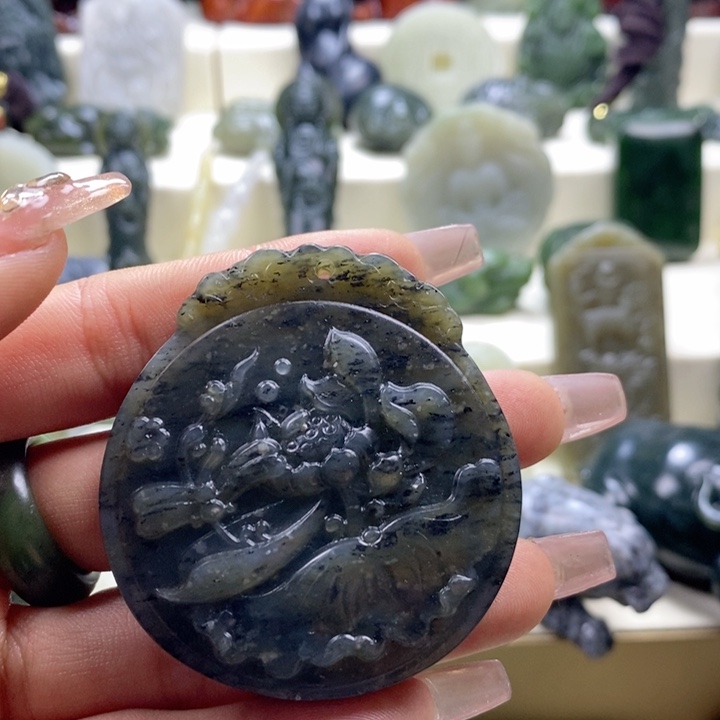 和田玉颈饰未镶嵌