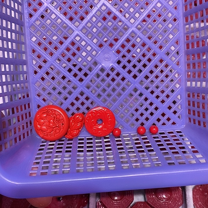 天然辰砂红纱三个吊坠