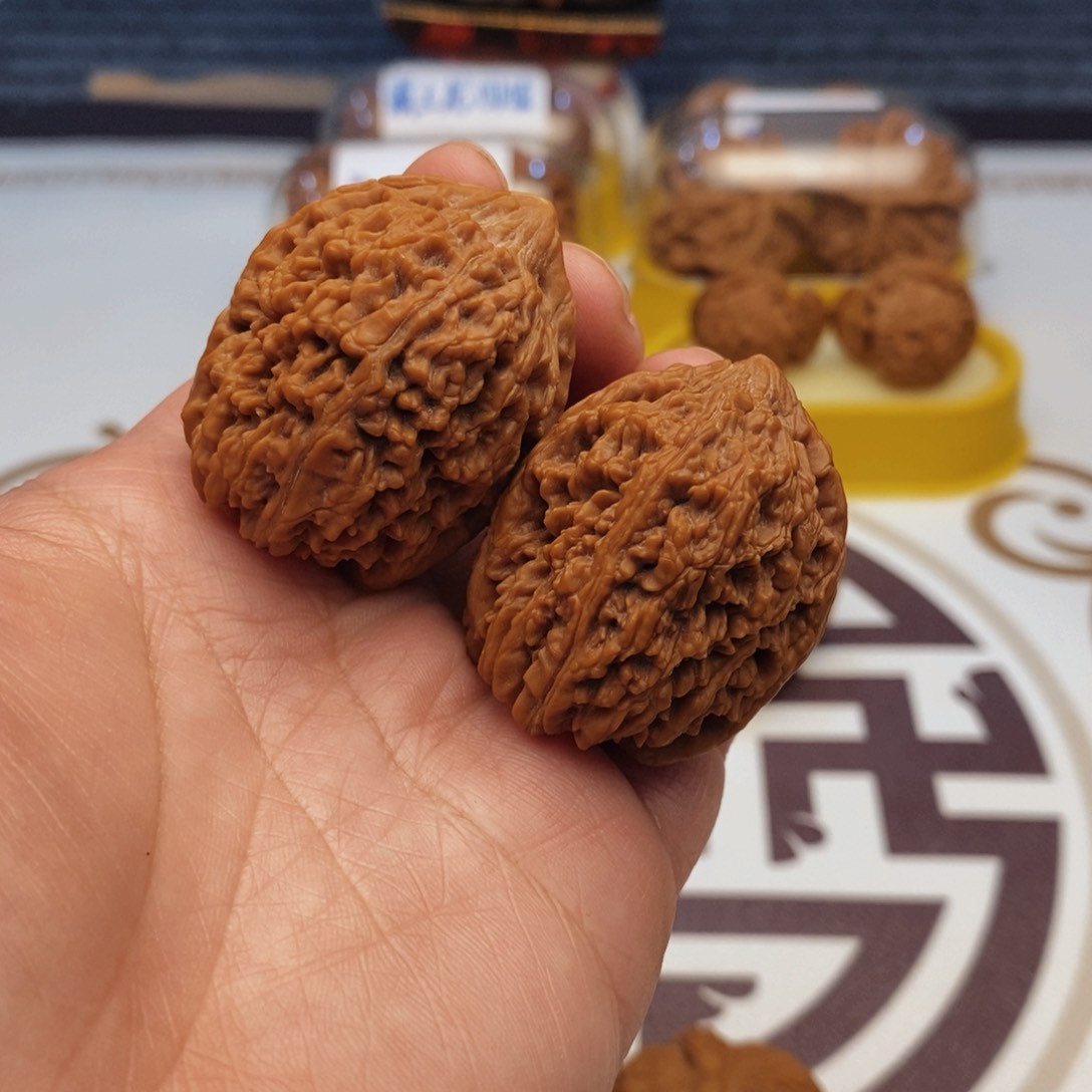 文玩核桃吊坠蒜头边35尺肚38尺全品