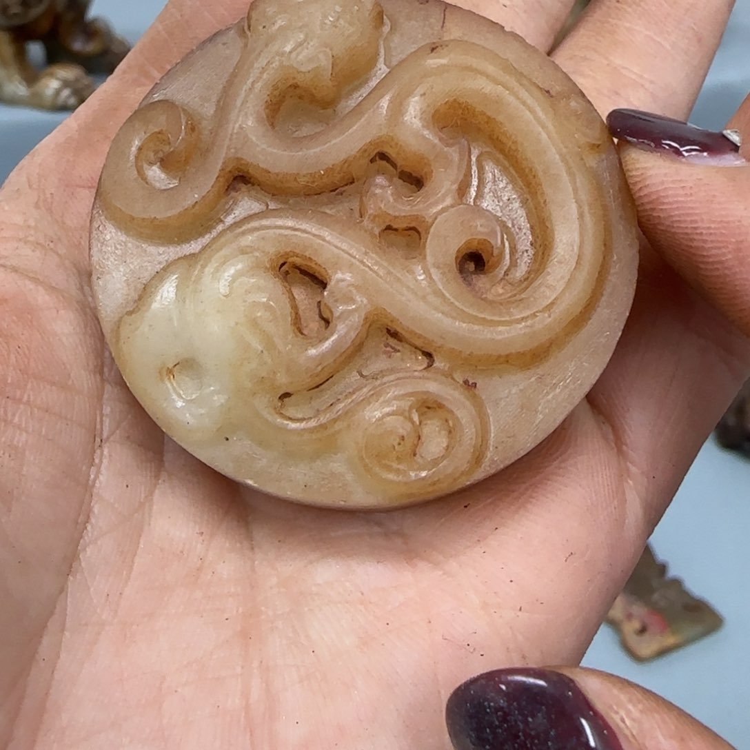 未镶嵌和田玉（糖玉）挂件