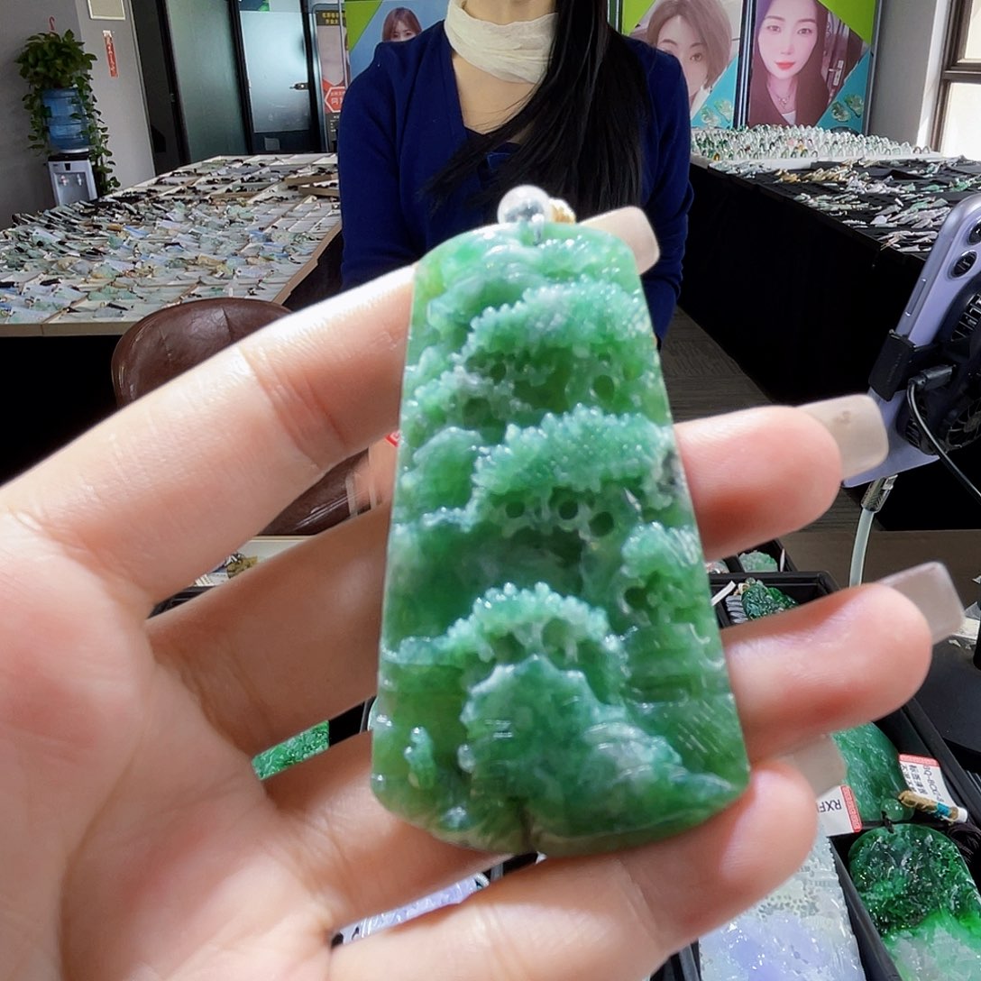 颈饰未镶嵌翡翠一个
