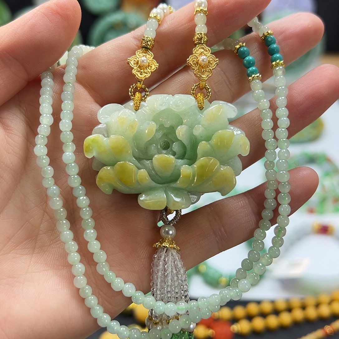 翡翠未镶嵌颈饰吊坠