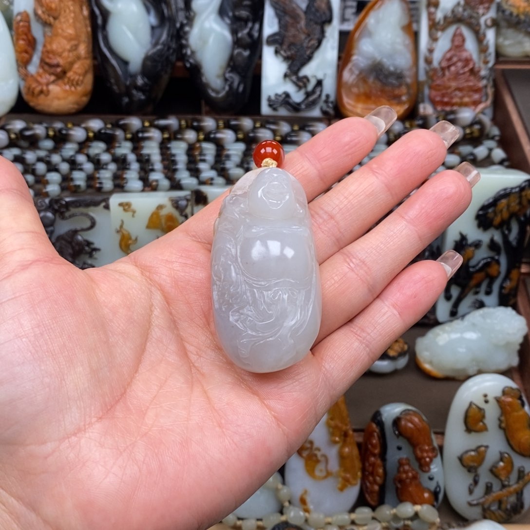 颈饰未镶嵌和田玉