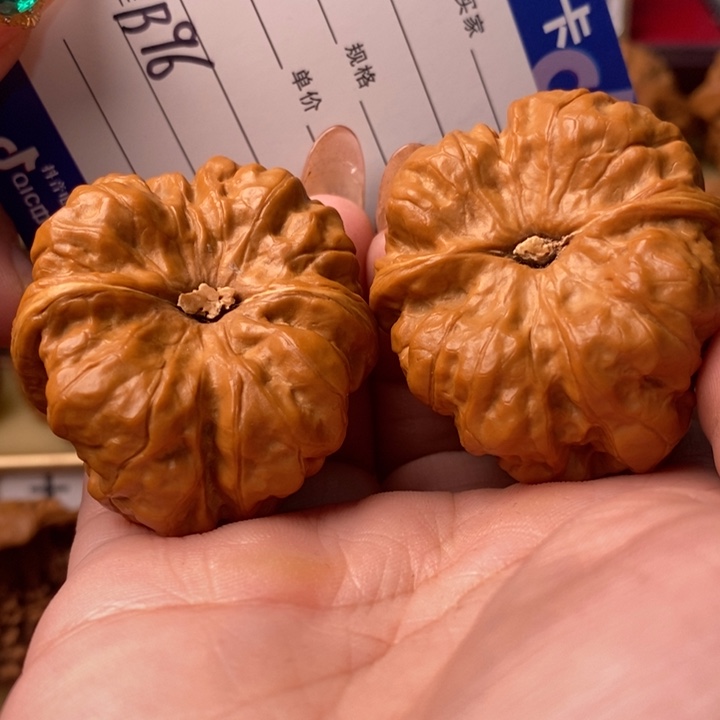 博***仔把件桃核精品大蛙蛙