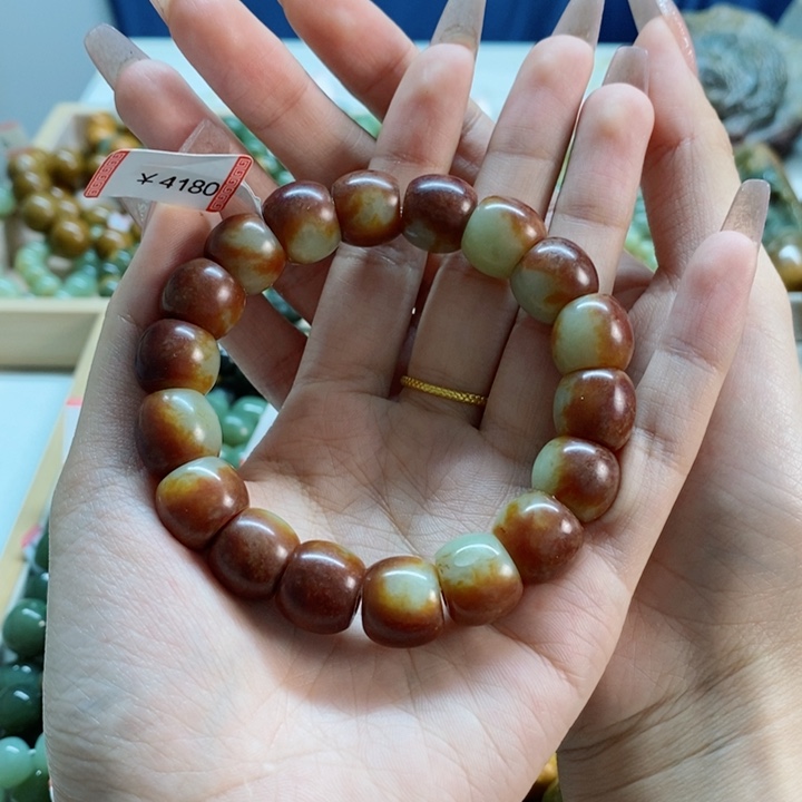 透闪石质玉手串未镶嵌東*