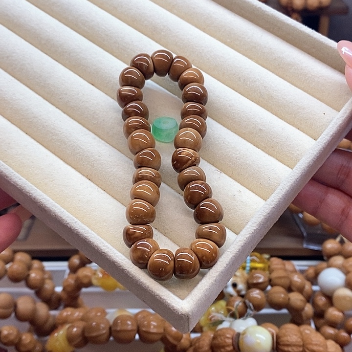 覓***.猴头核桃手串库克绿色墩子