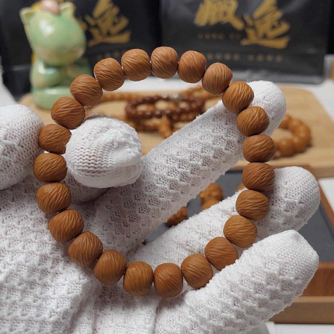 桃核吊坠微微瑕云锦猴头