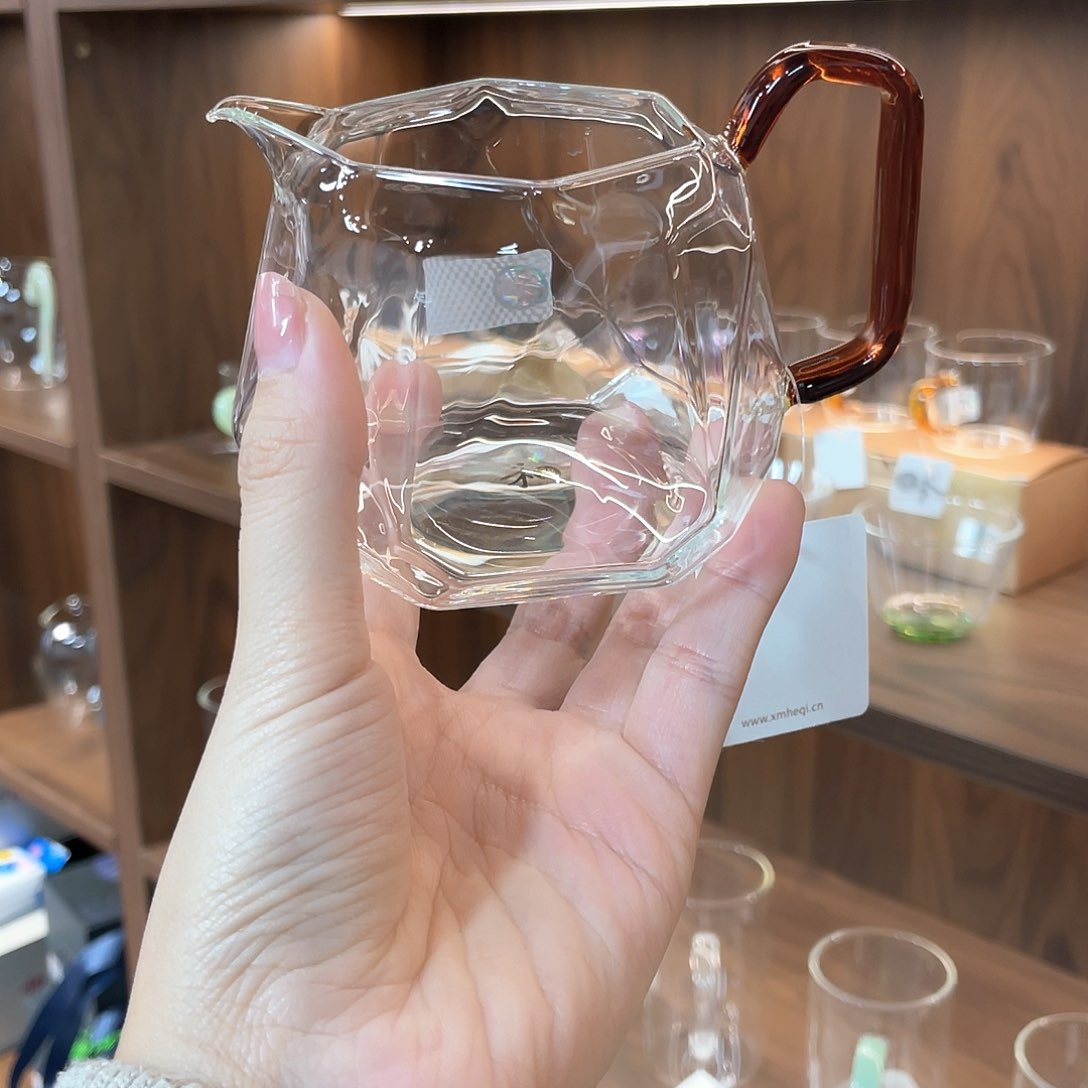 禾器璀璨琥珀色。。。