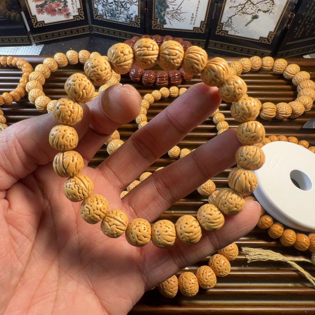 刘***旺吊坠龙脊菩提黄桃