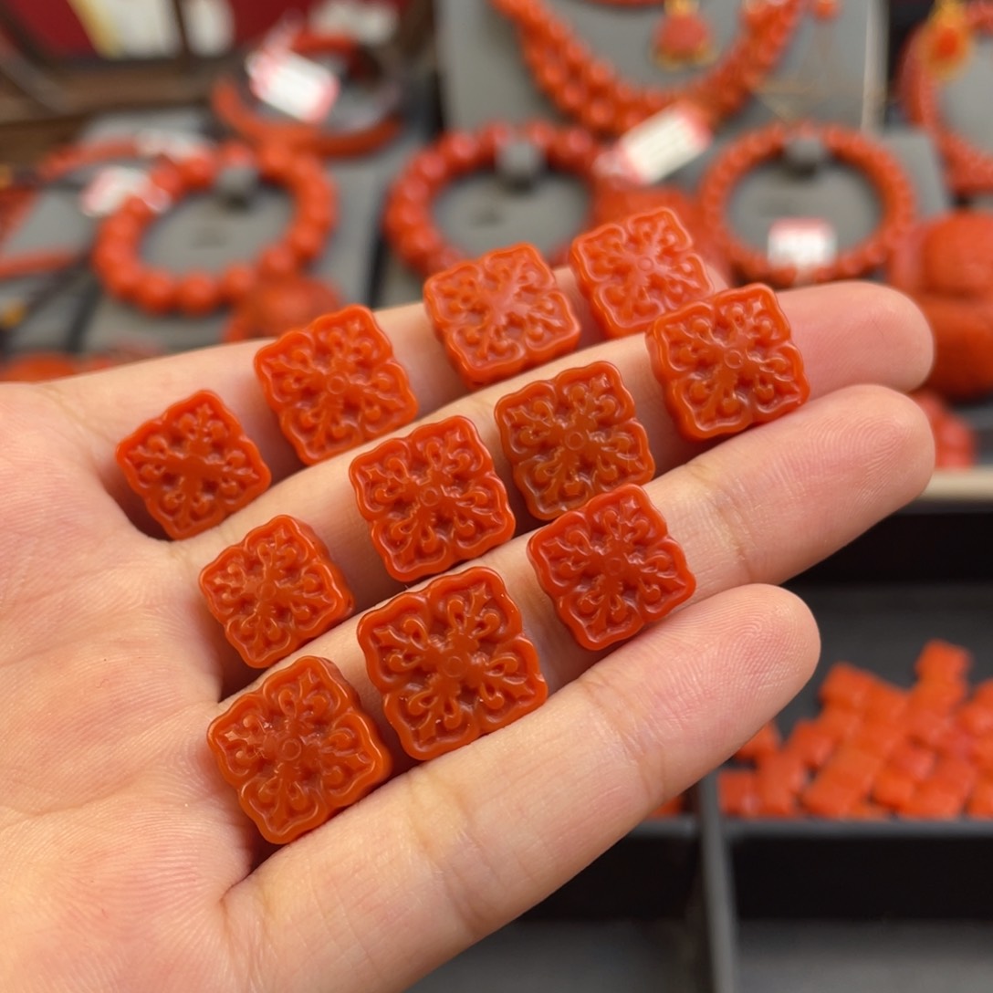 南红玛瑙雕刻件未镶嵌