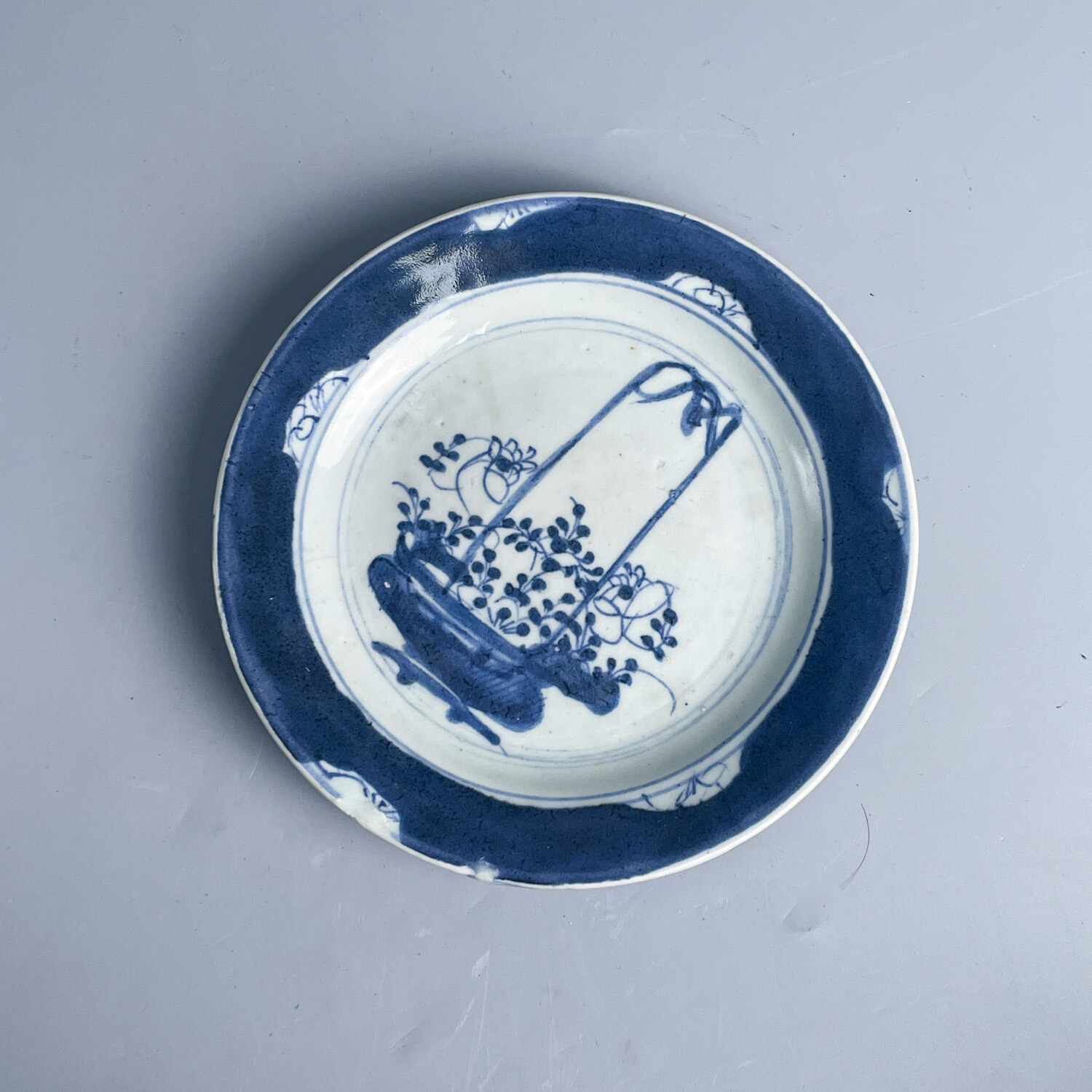 M25E6005A28 - 康熙青花花篮盘