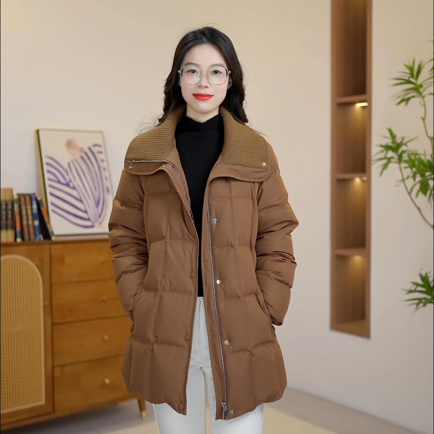 90白鹅绒针织翻领女秋冬保暖系带显瘦羽绒服CYC511575