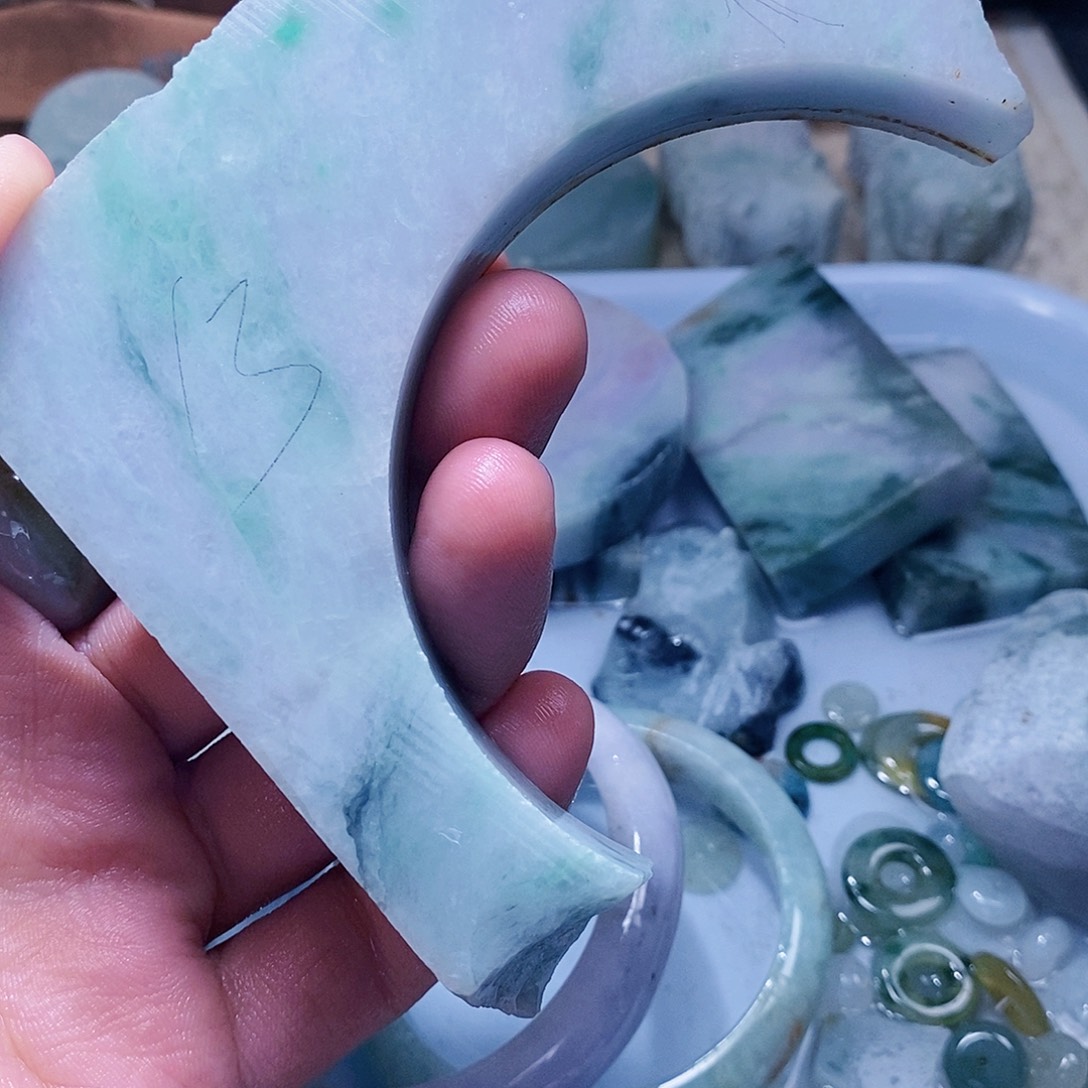 翡翠未镶嵌颈饰588