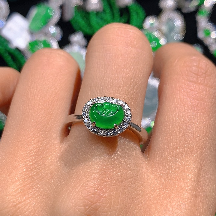 翡翠颈饰未镶嵌翡翠