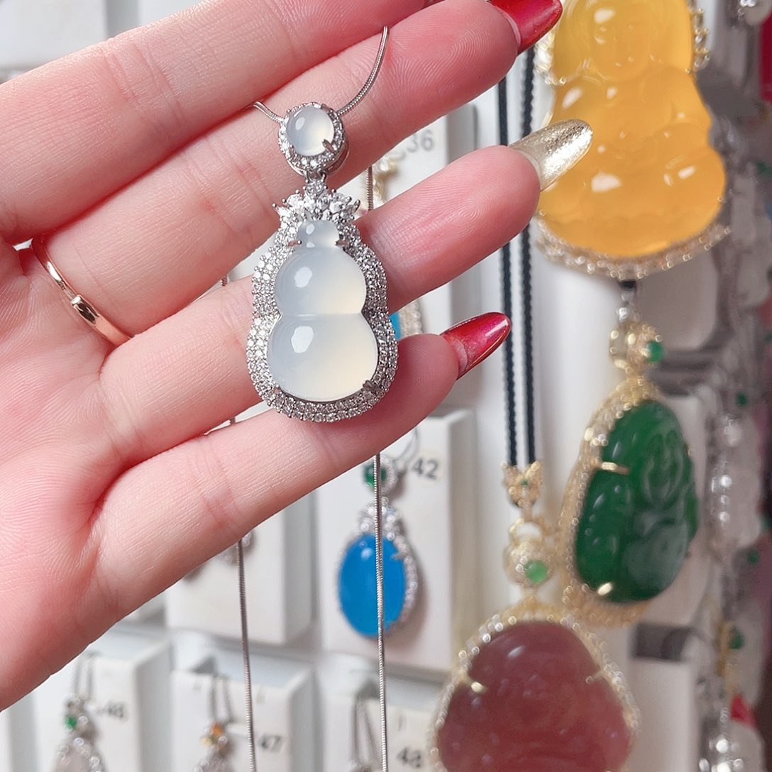 玛瑙/玉髓吊坠(赠链)未镶嵌