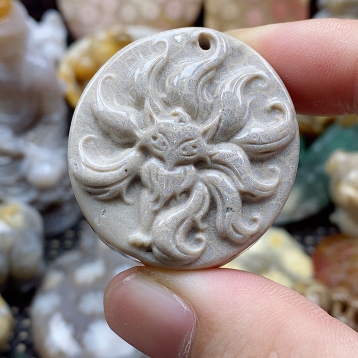 硅化珊瑚（珊瑚玉）颈饰未镶嵌