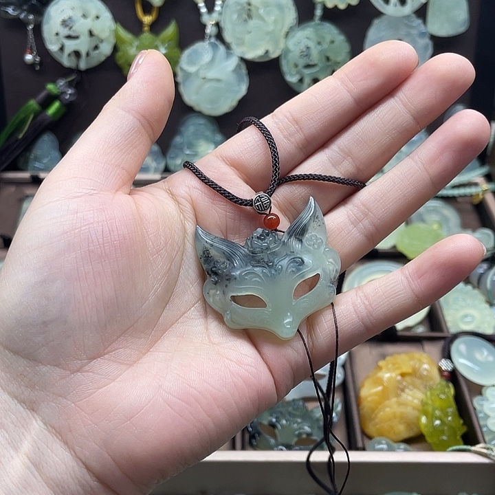 未镶嵌岫玉吊坠(赠链)